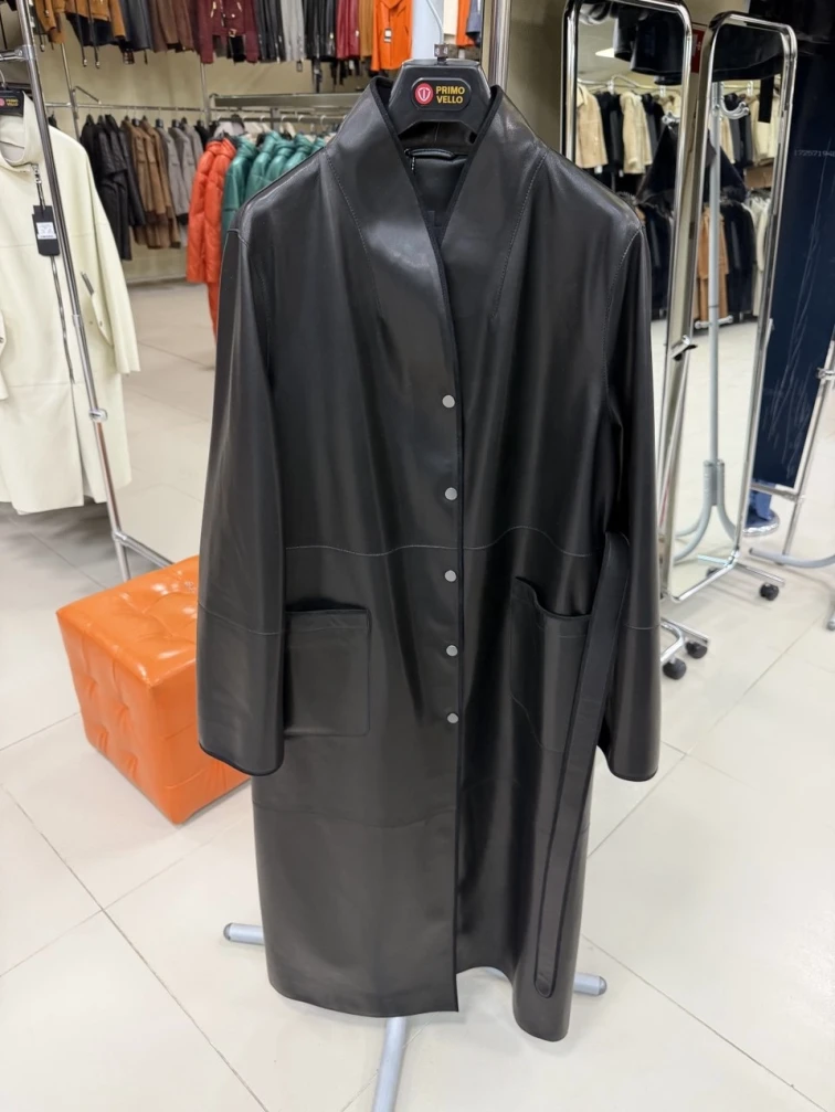 Женский кожаный плащ 3099, черный, размер 48, артикул 92120-0