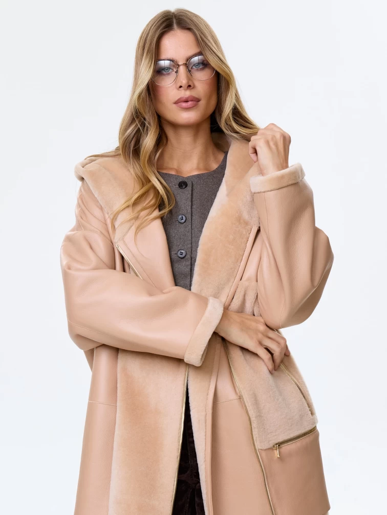 Молодежное полупальто из натуральной овчины для женщин с капюшоном премиум класса 2056, бежевое, размер 52, артикул 64350-2