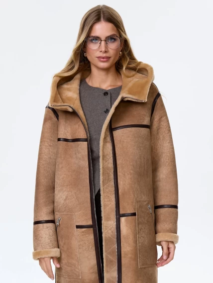 Длинная дубленка с объемным капюшоном для женщин премиум класса 2061, светло-коричневая, размер 44, артикул 64220-3