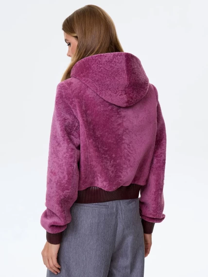 Женская куртка из меховой овчины с капюшоном премиум класса 57мех, сиреневая, размер 44, артикул 64460-5