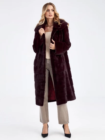 Длинная поперечная шуба из меха норки с капюшоном для женщин 2а(к), бордовая, размер 52, артикул 33850-1