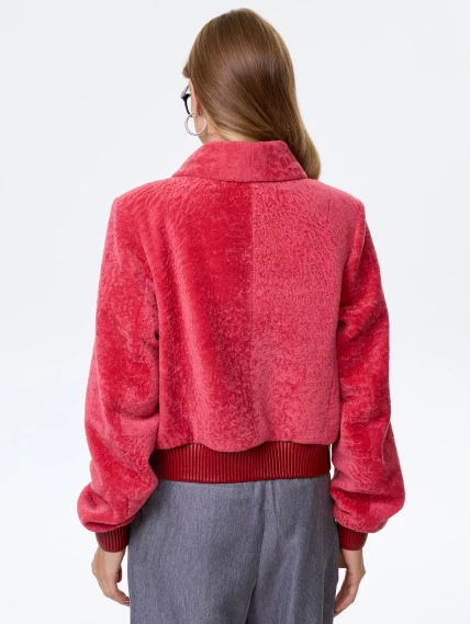 Короткая женская дубленка бомбер из астрагана 56мех, розовая, размер 46, артикул 64230-6