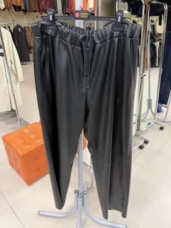 Черные широкие кожаные женские брюки 06-0